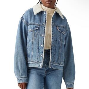Never worn Levi's® Long Sleeve Sherpa-Detailed Denim Trucker Jacket
